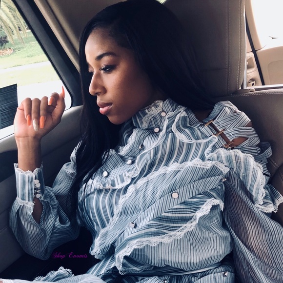 Blue and white dress - Picture 3 of 3